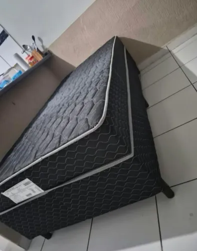 Cama de Solteiro pouco usada