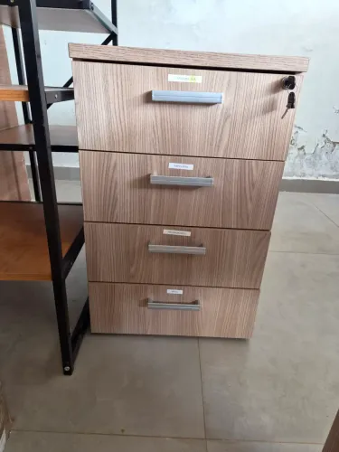 Conjunto Home Office: Mesa de Escritório (1,40m) + Gaveteiro 4 Gavetas com Chave