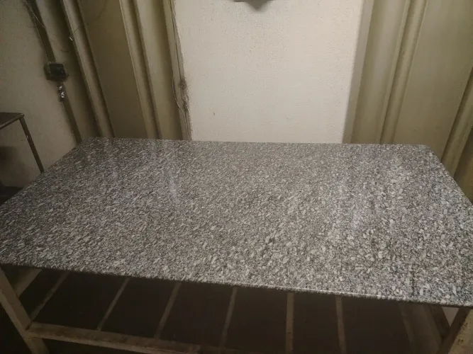 Mesa de mármore
