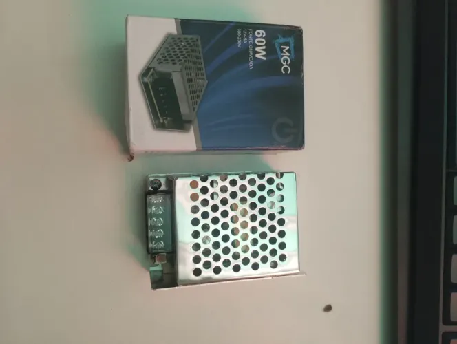 Fonte colmeia 12v, 5a,Bivolt, ideal para alimentação de câmeras de segurança CFTV e outros