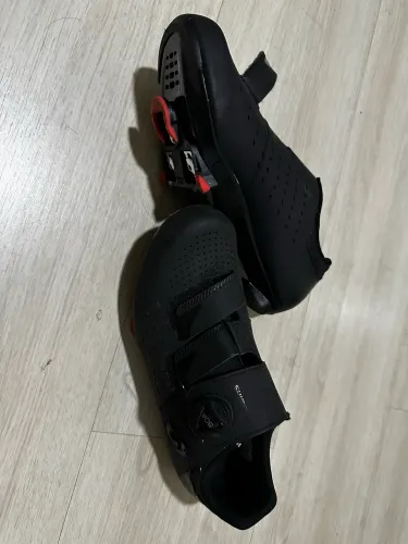 Sapatilha Speed Shimano RP400 (Tamanho 39)