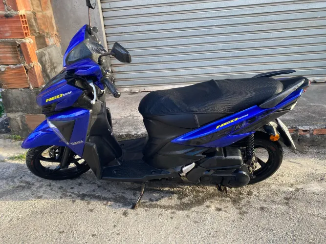 Moto Neo 2022