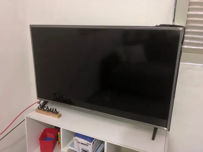 TV LG 43 polegadas usada (leia a bio)