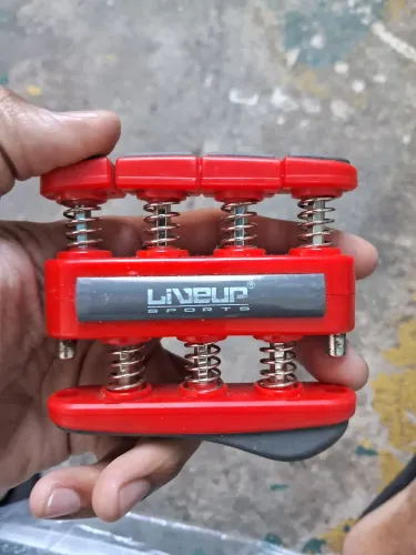 Exercitador de dedos semi novo