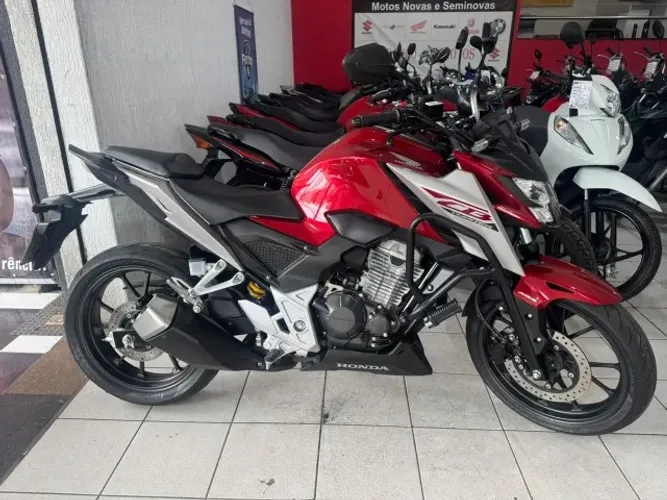 Honda CB 300f Twister 2026
