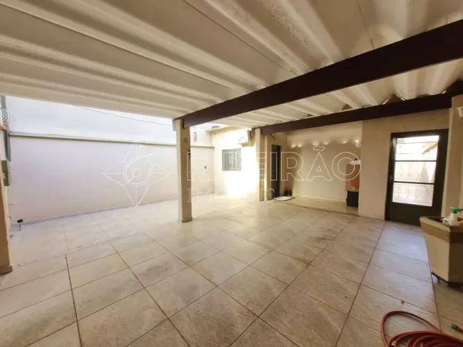Casa térrea 3 dormitórios e quintal para venda no bairro Interlagos