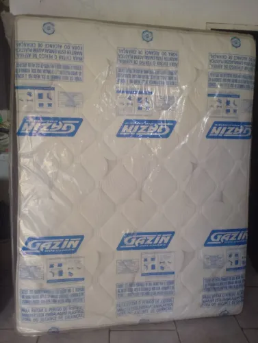 Cama Queen nunca usada