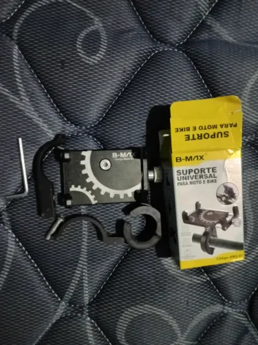 Suporte universal  para moto.