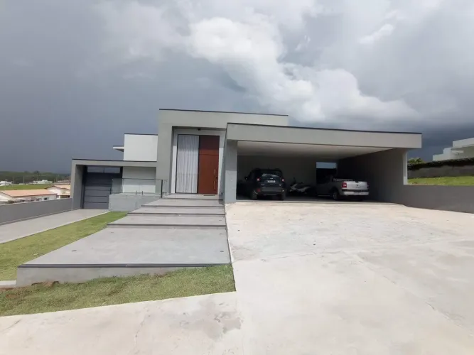 Casa Térrea Moderna de 333 m² com 3 Suítes, Piscina e Campo no Condomínio Fazenda Alta Vis