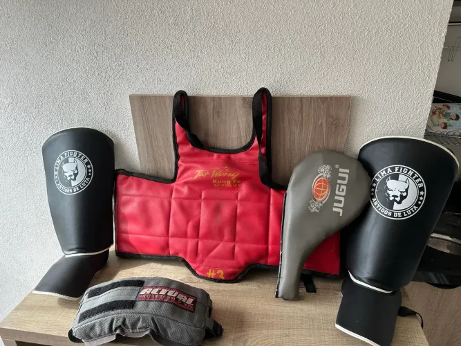 Kit treino artes marciais Muay Thay Kung Fu Taekwondo MMA Excelente estado ! Campinas-sp