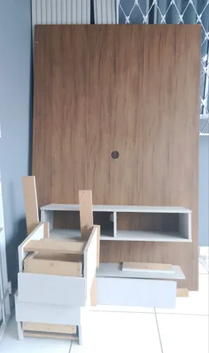 PAINEL DE TV E CABECEIRA DE CAMA