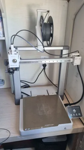 Bambu Lab A1 em Excelente Estado (Com Mesas Extras de Impressão)