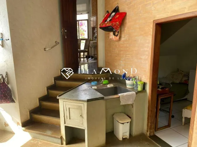 Casa à venda, 4 quartos, 2 suítes, 2 vagas, Saraiva - Uberlândia/MG