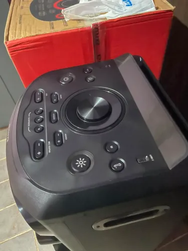 Caixa torre aiwa nova zerada 5 mês de uso