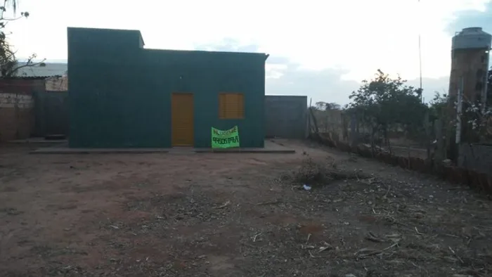 Ótima casa no Café sem troco, 1 quarto e cozinha americana NAZ Corretora 