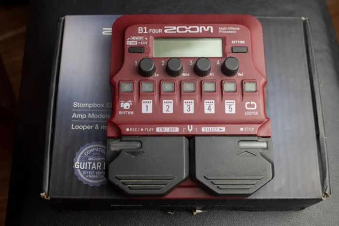Pedaleira Zoom B1 Four 