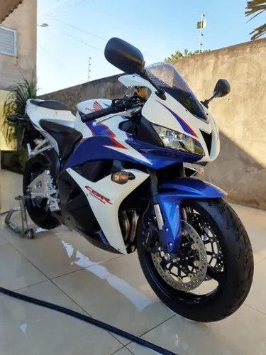Sucata de moto para retirada de peças Honda CBR 600 2011