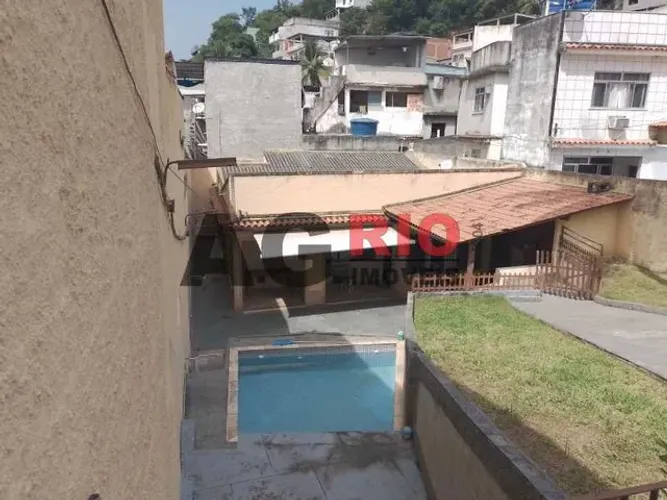 CASA CONSTRUÍDA EM TERRENO 12X40 ÁREA TOTAL DE 480 METROS.