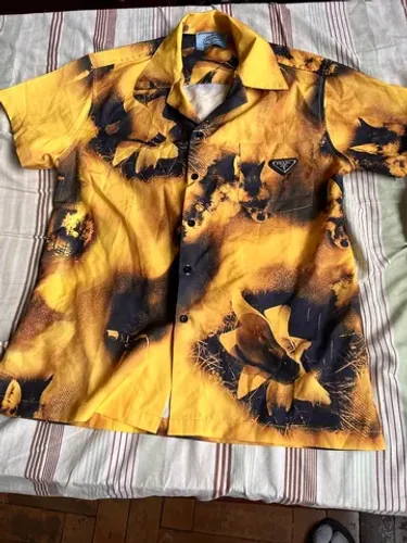 Camisa Prada lâmpada