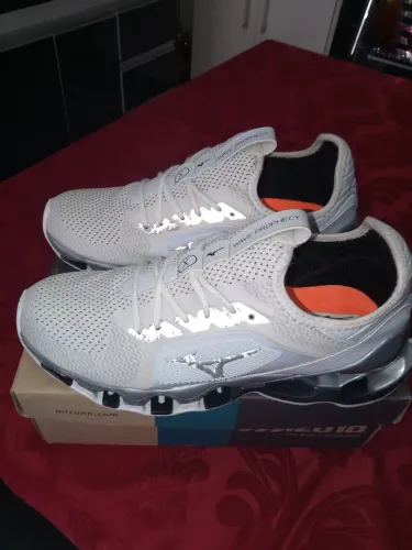 Tenis Mizuno 43(não é original)