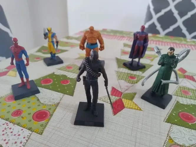 COLEÇÃO DE MINIATURAS DA MARVEL