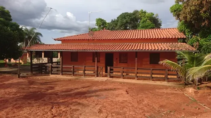 Sitio + ou - 8mil metros, churrasqueira e fogão a lenha, poço de peixe, Jaboticatubas.
