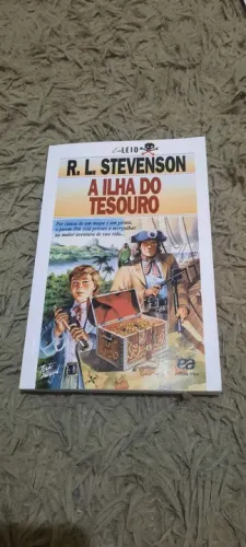 Livro A ilha do Tesouro R. L. Stevenson
