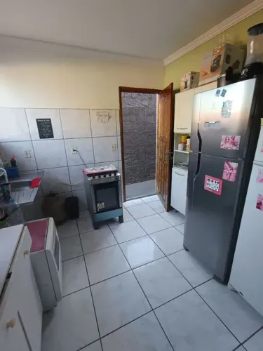 //Casa com 3 Qrts e garagem no o Cj Arco Íris