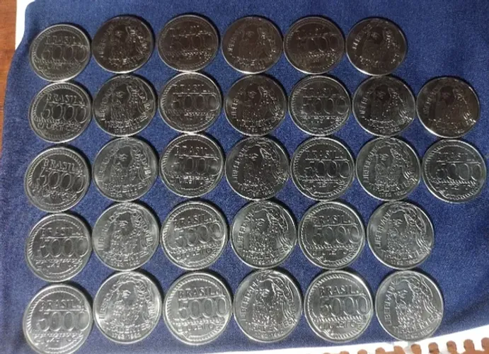 Moedas de 5 mil ( cruzeiros 32 moedas )