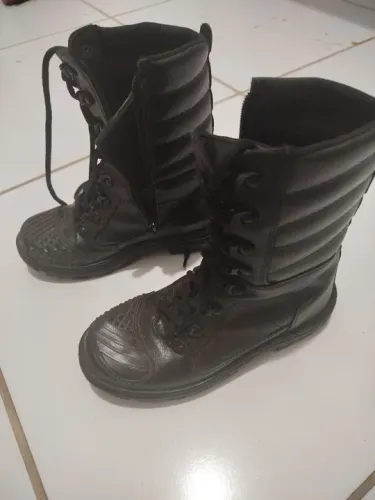 Coturno feminino