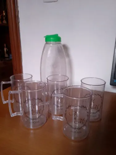 Kit Copos de acrílico e garrafa de água tudo sem uso 