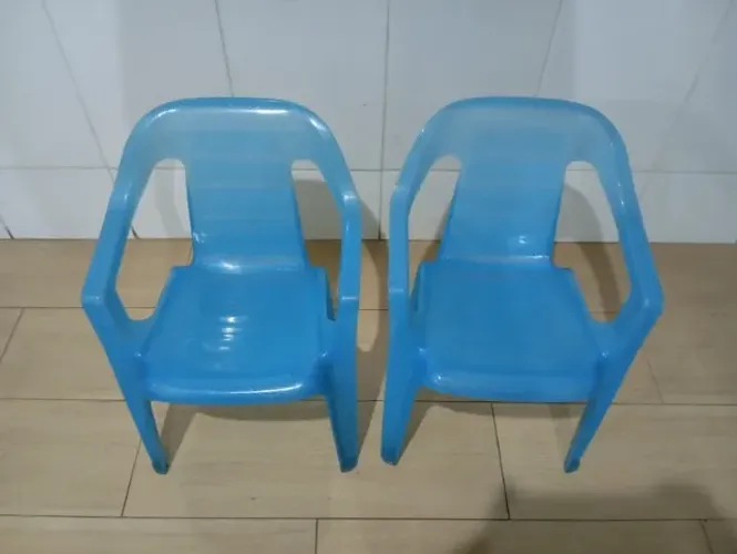 2 Cadeiras Mini Poltronas Infantil - Usadas
