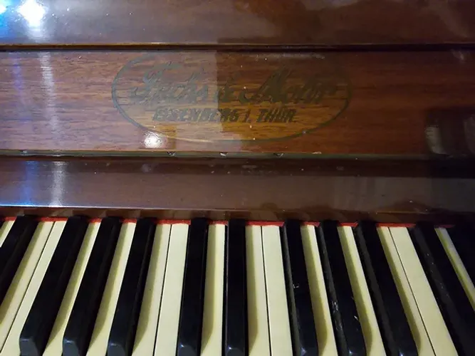 Piano Torre centenário Eisenberg I. Thür /  troco por algo de meu interesse
