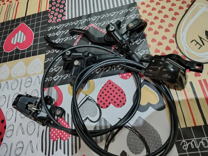 Freio hidráulico Shimano MT410