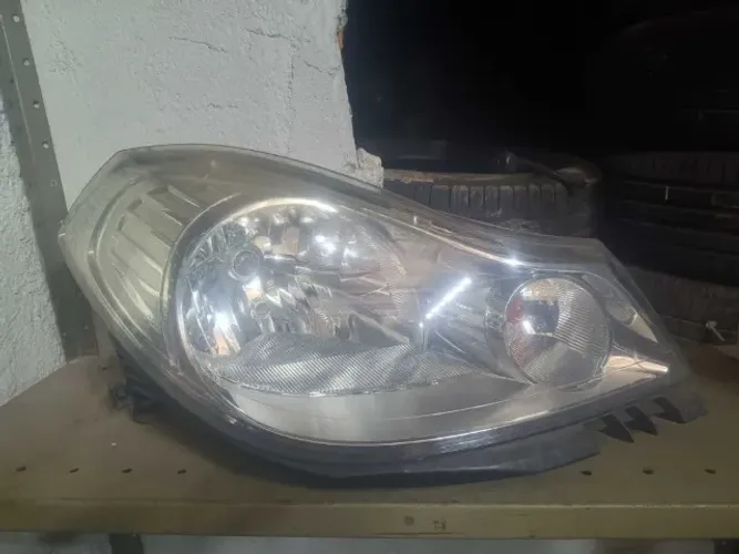  Farol Direito Renault Símbol 2009 a 2013    etq5855