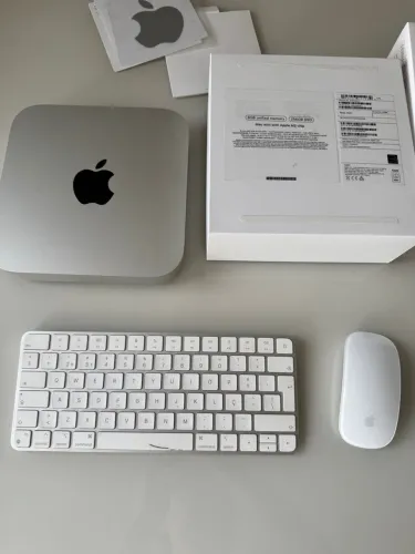 Mac Mini Apple M2 8GB/256GB + Acessórios