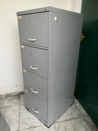 Gaveteiro de Aço Cinza com 4 Gavetas