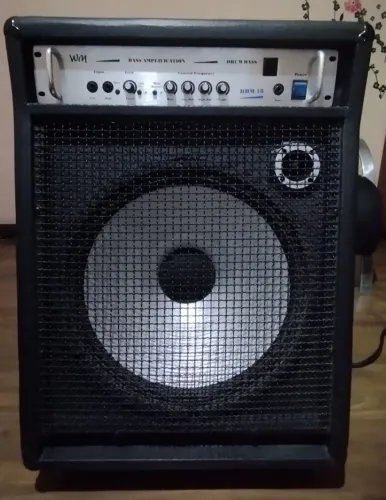 Amplificador Contra Baixo Warm Music DBM 18 pre valvulado