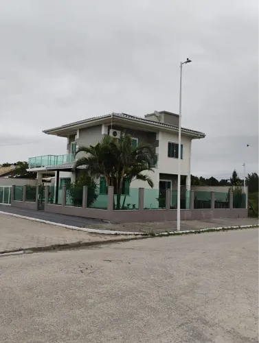 Aluga-se Linda casa na ponta do papagaio/ praia do sonho - 10 minutos da guarda do embau