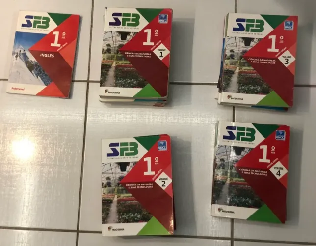Livros apostilas Farias Brito FB 1º ano ensino médio