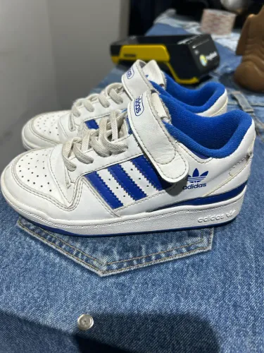 Tênis adidas fórum clássico 