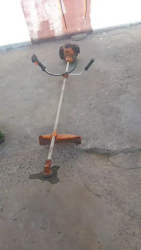 Cortador de Grama a Gasolina