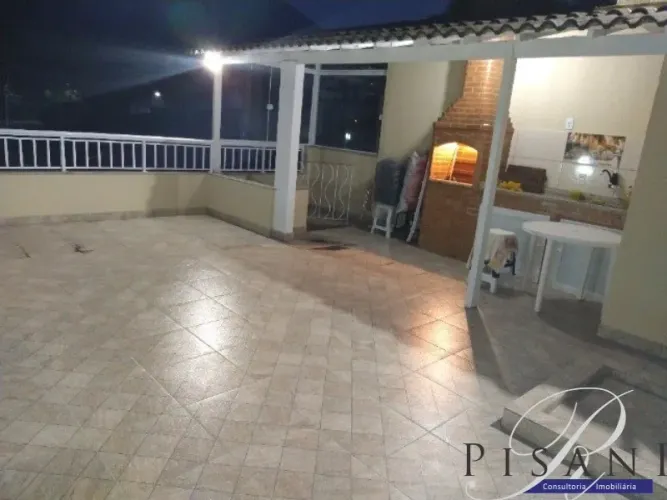 Campo Grande, linda casa triplex, 2 quartos (suite com closet), terraço com area gourmet