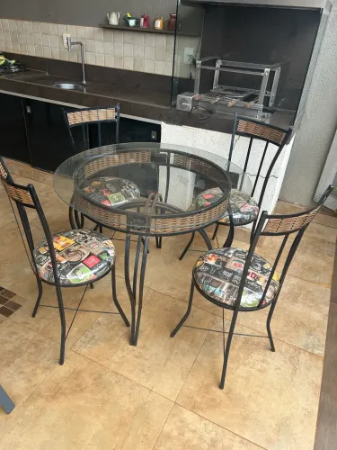 Mesa 4 lugares de ferro