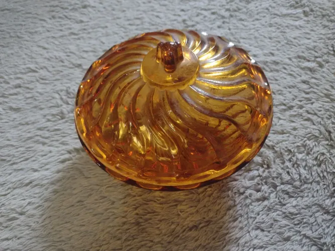 Vendo linda bomboniere antiga âmbar 