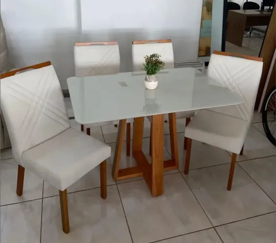 Mesa de jantar Joana lima com 4 cadeiras ( madeira maciça )