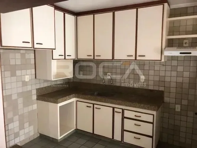 Casa com Sobrado à venda com 3 dormitórios no bairro Vila Seixas, em Ribeirão Preto.