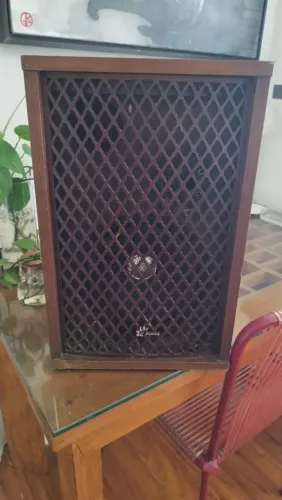 1 Caixa Sansui SP 35