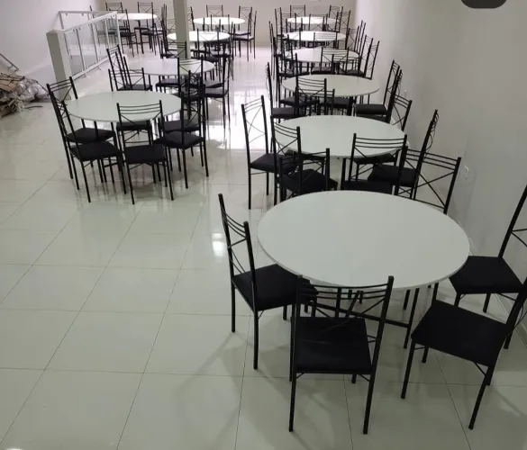 Mesa dobrável salão de festas