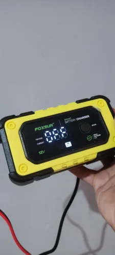 Carregador de Bateria Universal para Carro/Moto - 12V/7A - FOXSUR - Novo